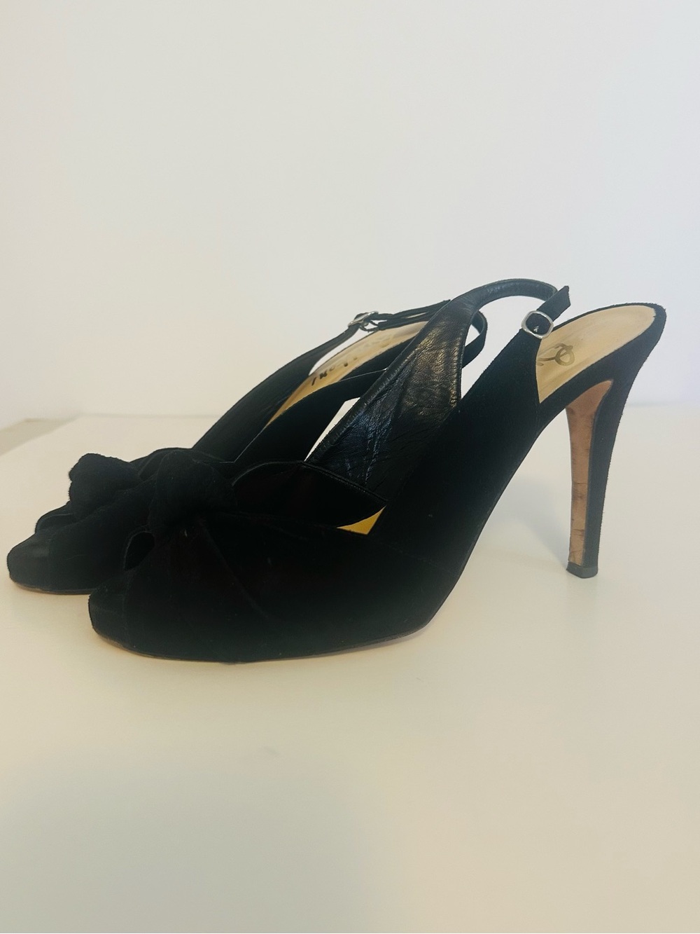 Butter Italy Black Suede Perp Toe Knot Heels 8.5